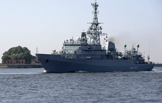 Российский флот отслеживает действия кораблей НАТО в Черном море