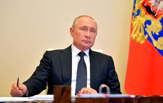 Путин подписал указ о прекращении нерабочих дней и лично сообщил об этом