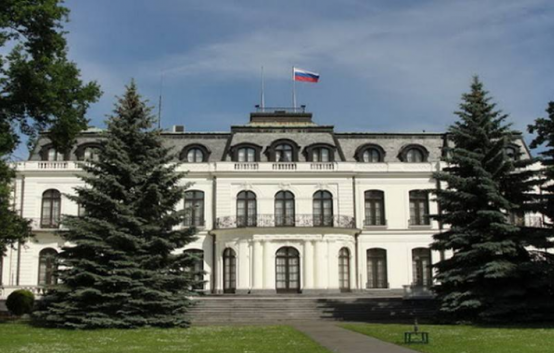 Россия высылает двух чешских дипломатов в ответ на аналогичные действия МИД Чехии