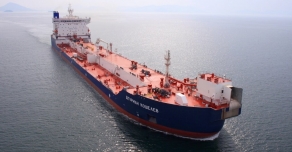 Российский танкер перевозящий нефть