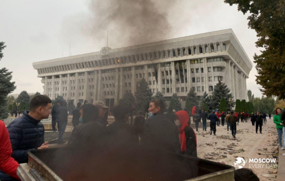 Протестующим в Бишкеке удалось добиться аннулирования результатов парламентских выборов