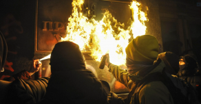 У офиса президента Украины разгорелся протест из-за приговора активисту Стерненко