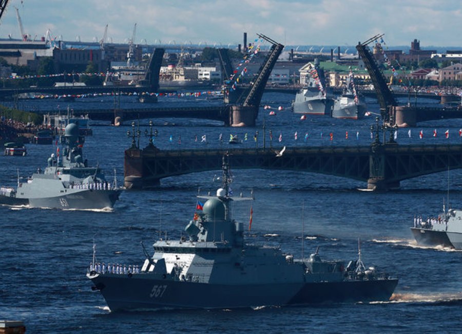 После парада ко дню ВМФ последовала оценка Путина вооружений Военно-морского флота России