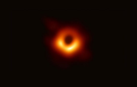 Изображения черной дыры