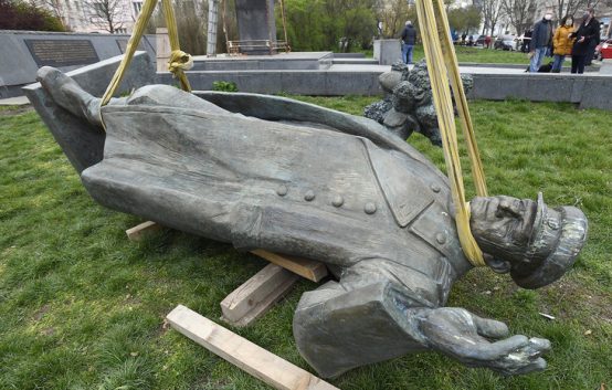 Лавров прокомментировал детские объяснения Чехии касательно памятника Коневу