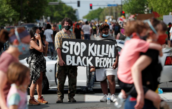 У Белого дома произошли столкновения между протестующими и сотрудниками из секретной службы США