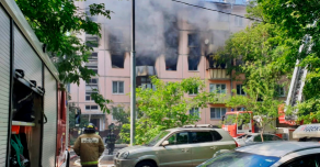 В жилом доме Москвы прогремел взрыв и случился пожар