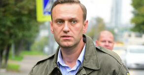 Навальный спешит на родину